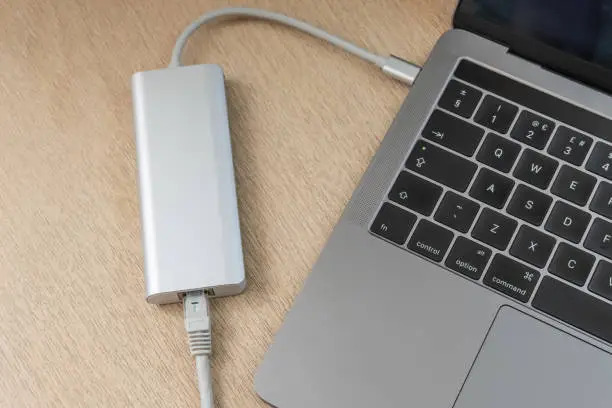 Apa itu Docking Laptop? Ini Manfaat dan Rekomendasinya
